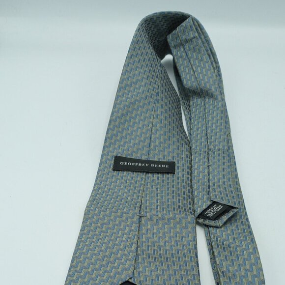 Geoffrey Beene Tie 58.5"L - Picture 7 of 9